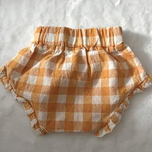 Gingham baby shorts